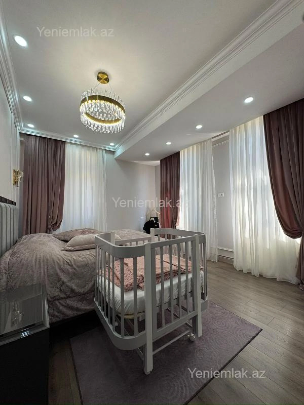 Satılır 3 otaqlı yeni tikili 135 m²