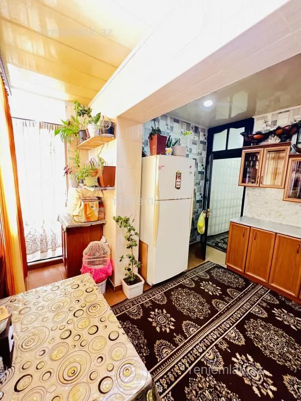 Satılır 5 otaqlı köhnə tikili 120 m²