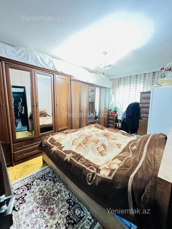 Satılır 5 otaqlı köhnə tikili 120 m²