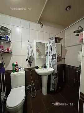 Satılır 3 otaqlı köhnə tikili 100 m²