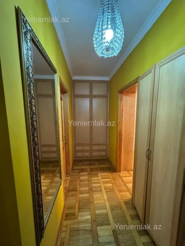 Satılır 3 otaqlı köhnə tikili 100 m²