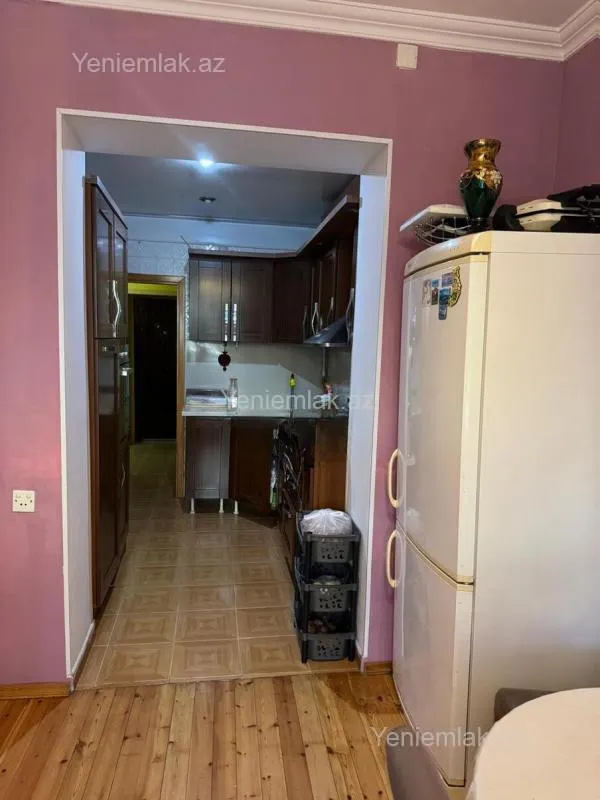 Satılır 3 otaqlı köhnə tikili 100 m²