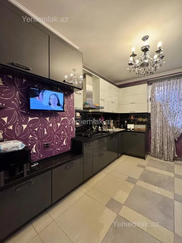 Satılır 3 otaqlı yeni tikili 120 m²