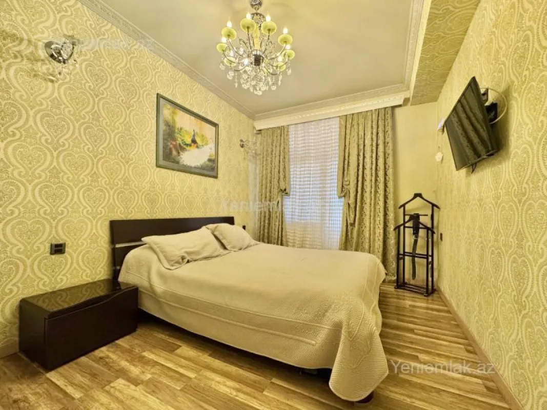 Satılır 3 otaqlı yeni tikili 120 m²