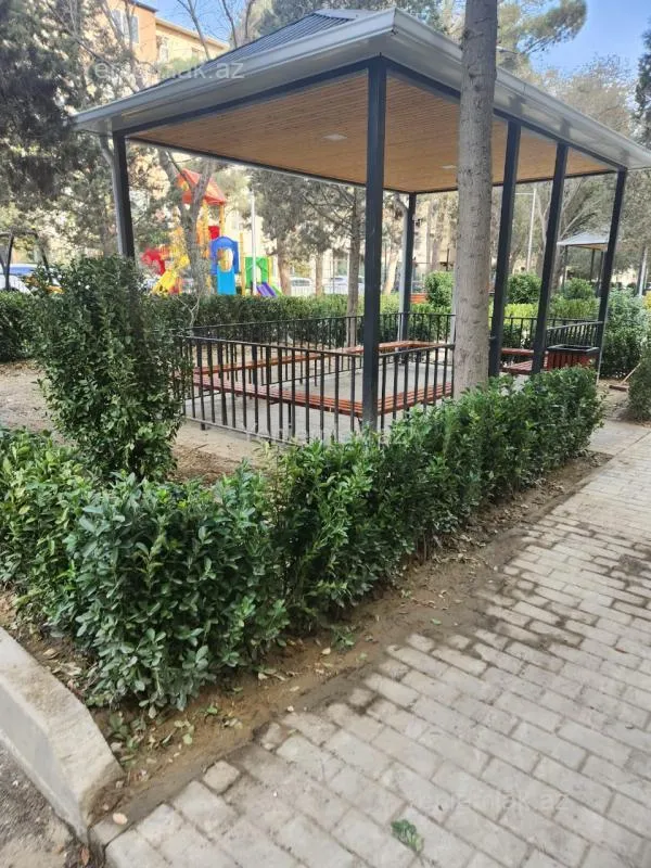 Satılır 3 otaqlı köhnə tikili 80 m²