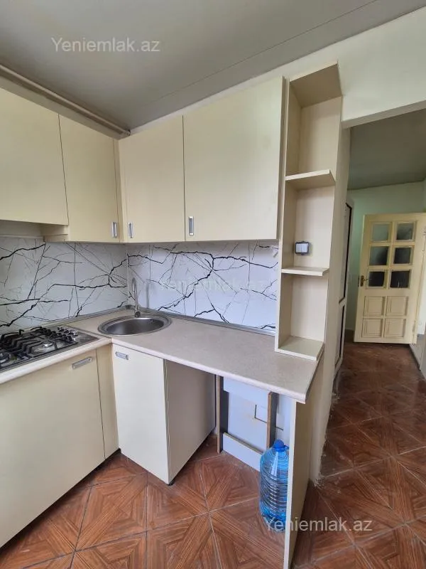 Satılır 1 otaqlı köhnə tikili 33 m²