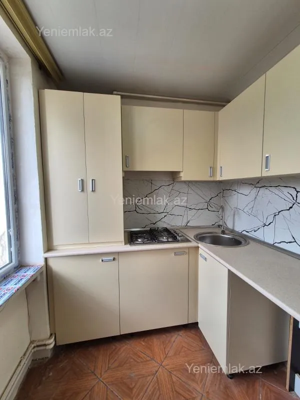 Satılır 1 otaqlı köhnə tikili 33 m²