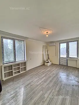 Satılır 1 otaqlı köhnə tikili 33 m²