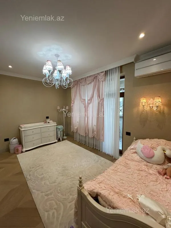 Satılır 5 otaqlı yeni tikili 240 m²