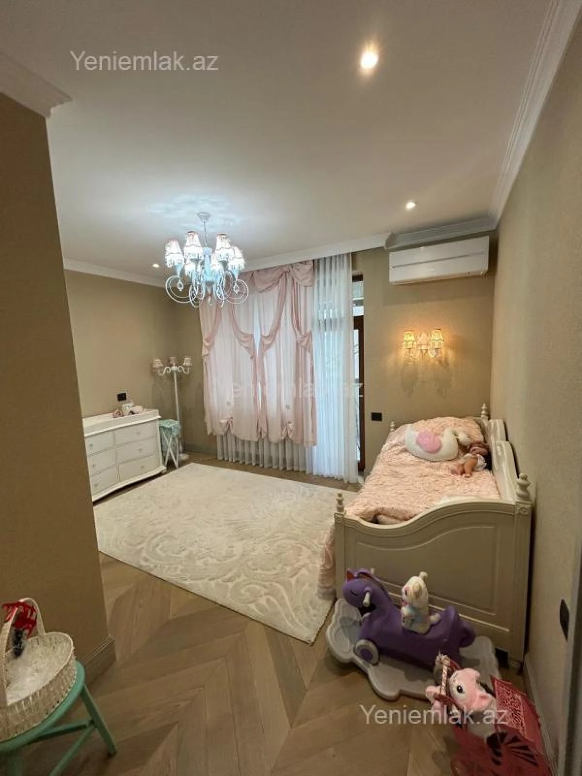 Satılır 5 otaqlı yeni tikili 240 m²