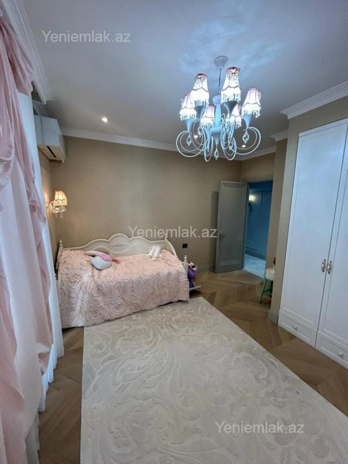 Satılır 5 otaqlı yeni tikili 240 m²