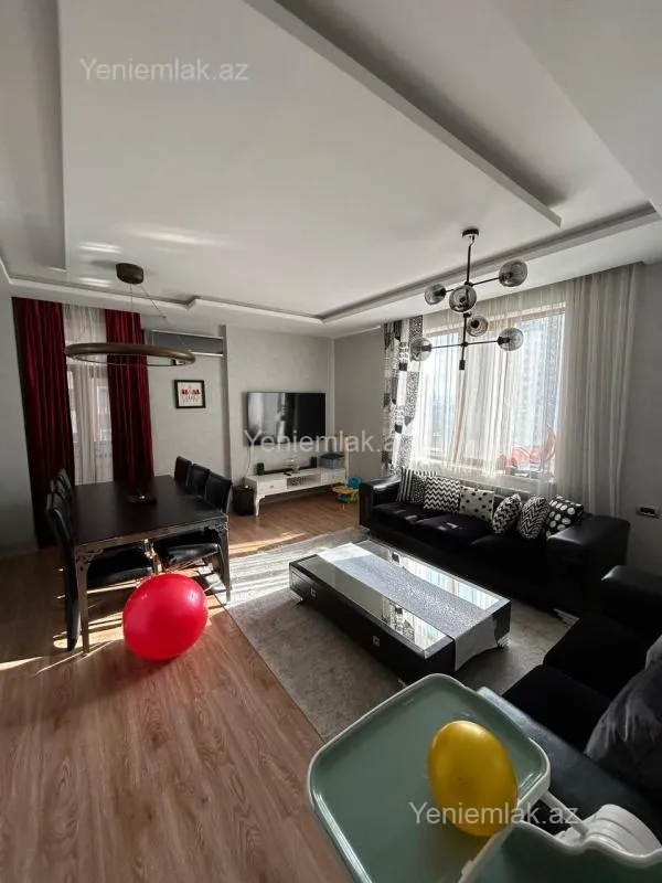 Satılır 5 otaqlı yeni tikili 240 m²