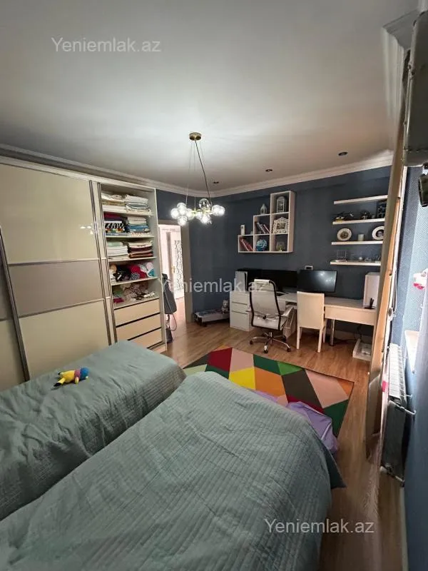 Satılır 5 otaqlı yeni tikili 240 m²