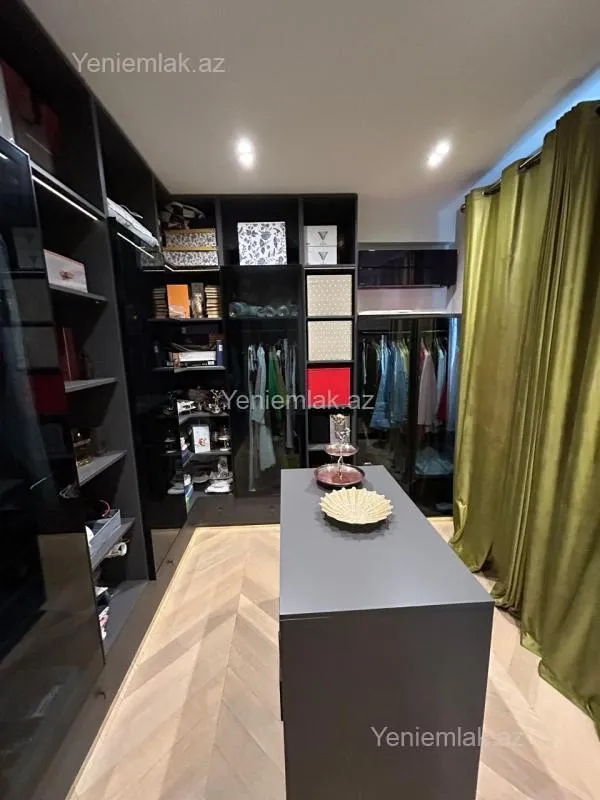 Satılır 5 otaqlı yeni tikili 240 m²