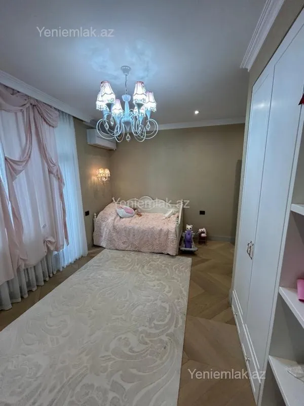 Satılır 5 otaqlı yeni tikili 240 m²