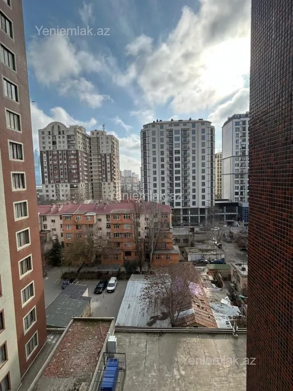 Satılır 5 otaqlı yeni tikili 240 m²