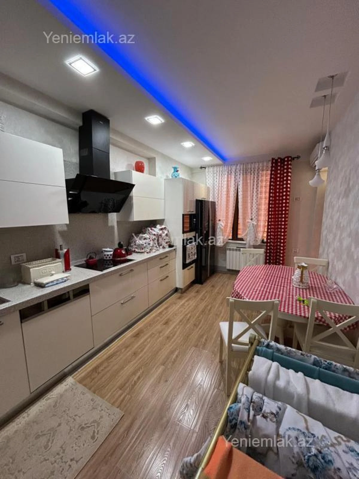 Satılır 5 otaqlı yeni tikili 240 m²