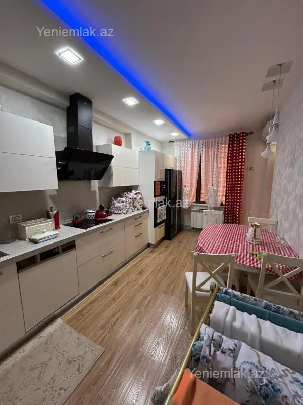 Satılır 5 otaqlı yeni tikili 240 m²