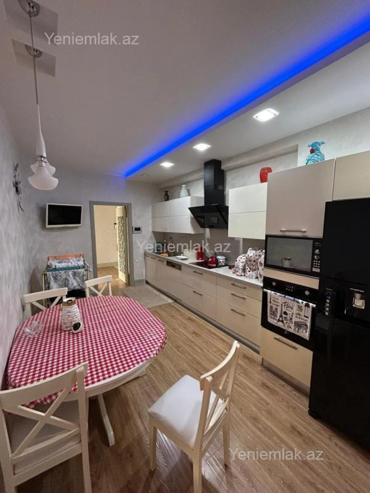 Satılır 5 otaqlı yeni tikili 240 m²