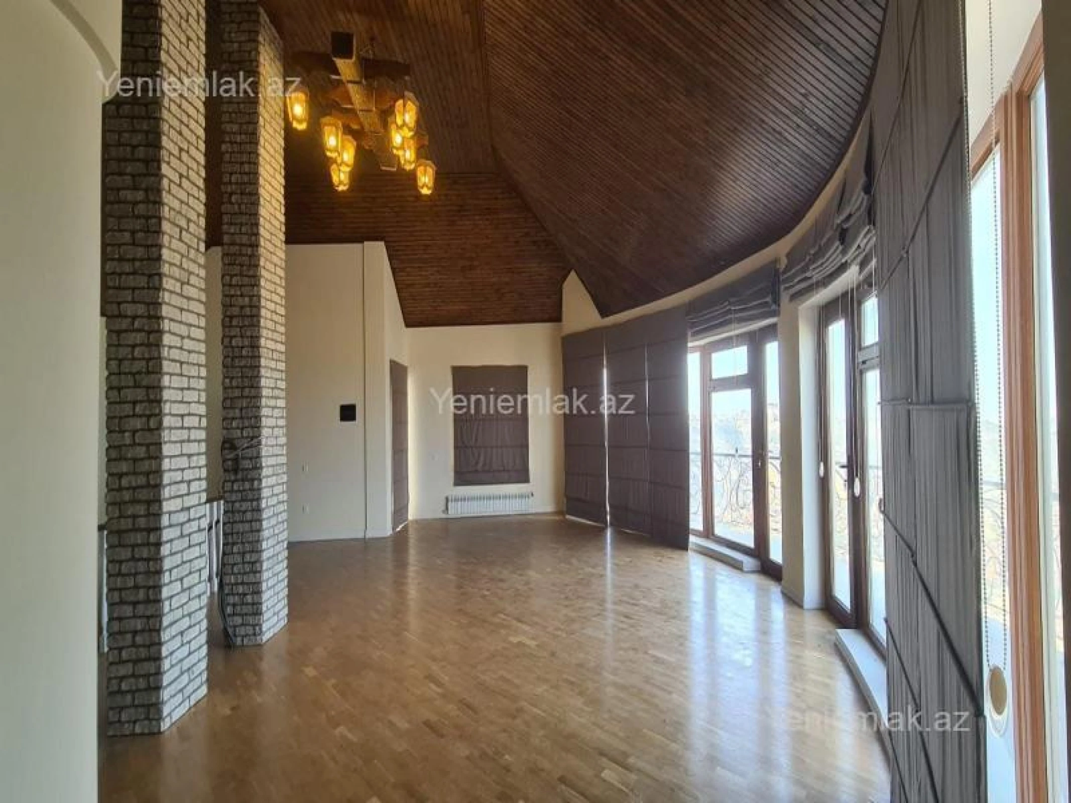 Satılır 7 otaqlı həyət evi 370 m²