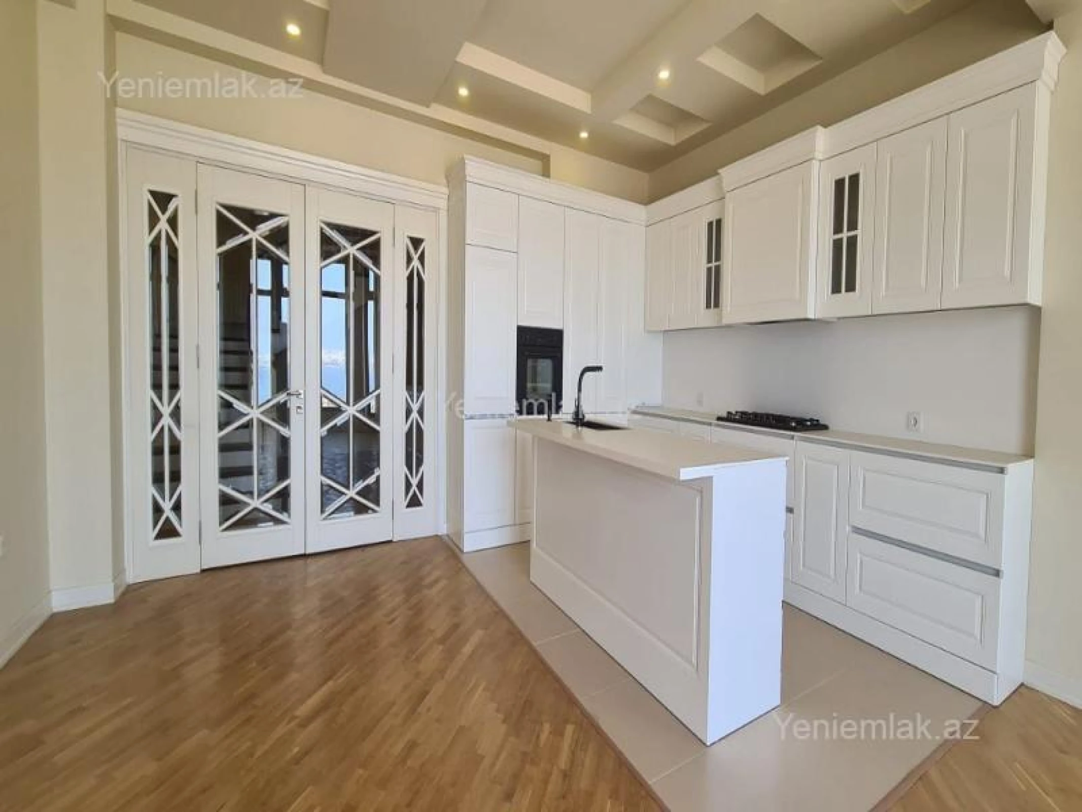 Satılır 7 otaqlı həyət evi 370 m²