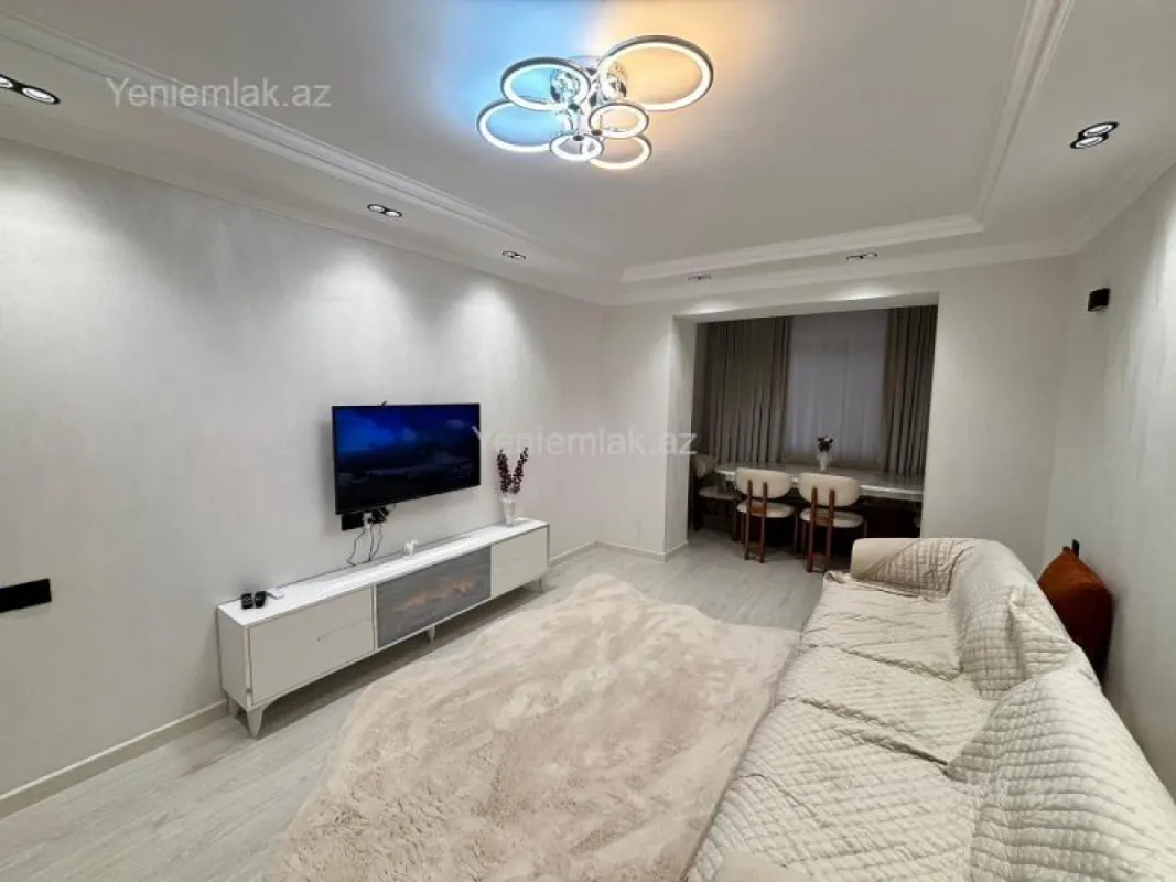 Satılır 3 otaqlı köhnə tikili 75 m²