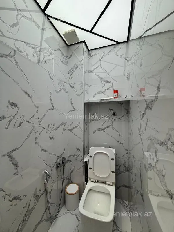 Satılır 3 otaqlı köhnə tikili 75 m²