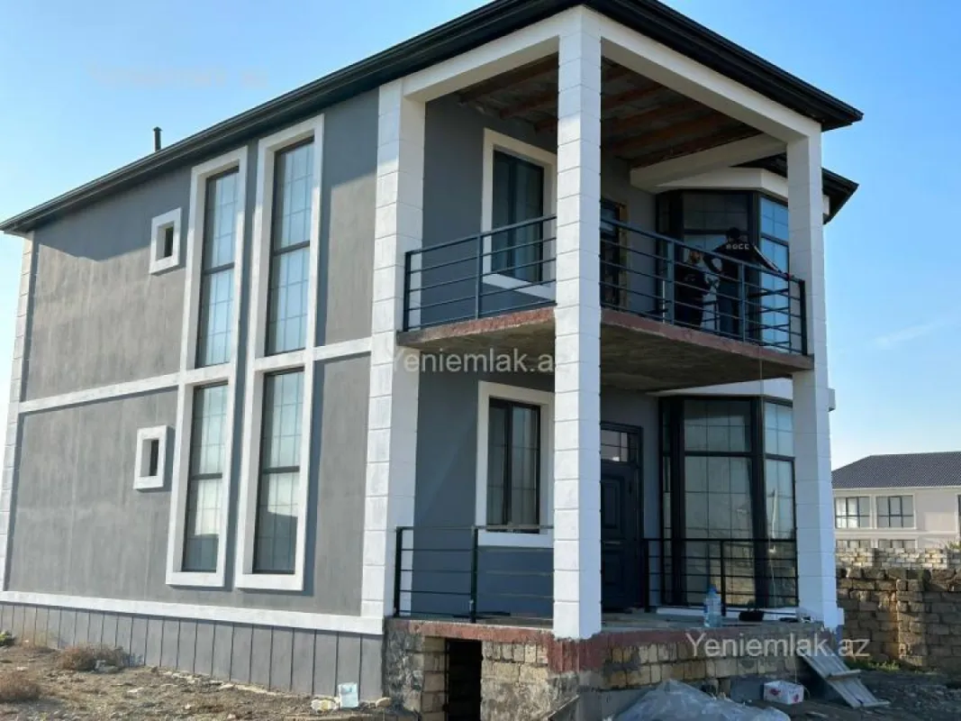 Satılır 5 otaqlı həyət evi 250 m²