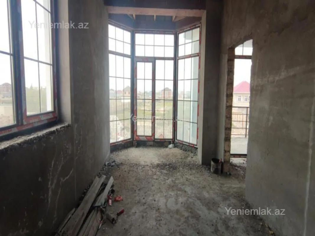 Satılır 5 otaqlı həyət evi 250 m²