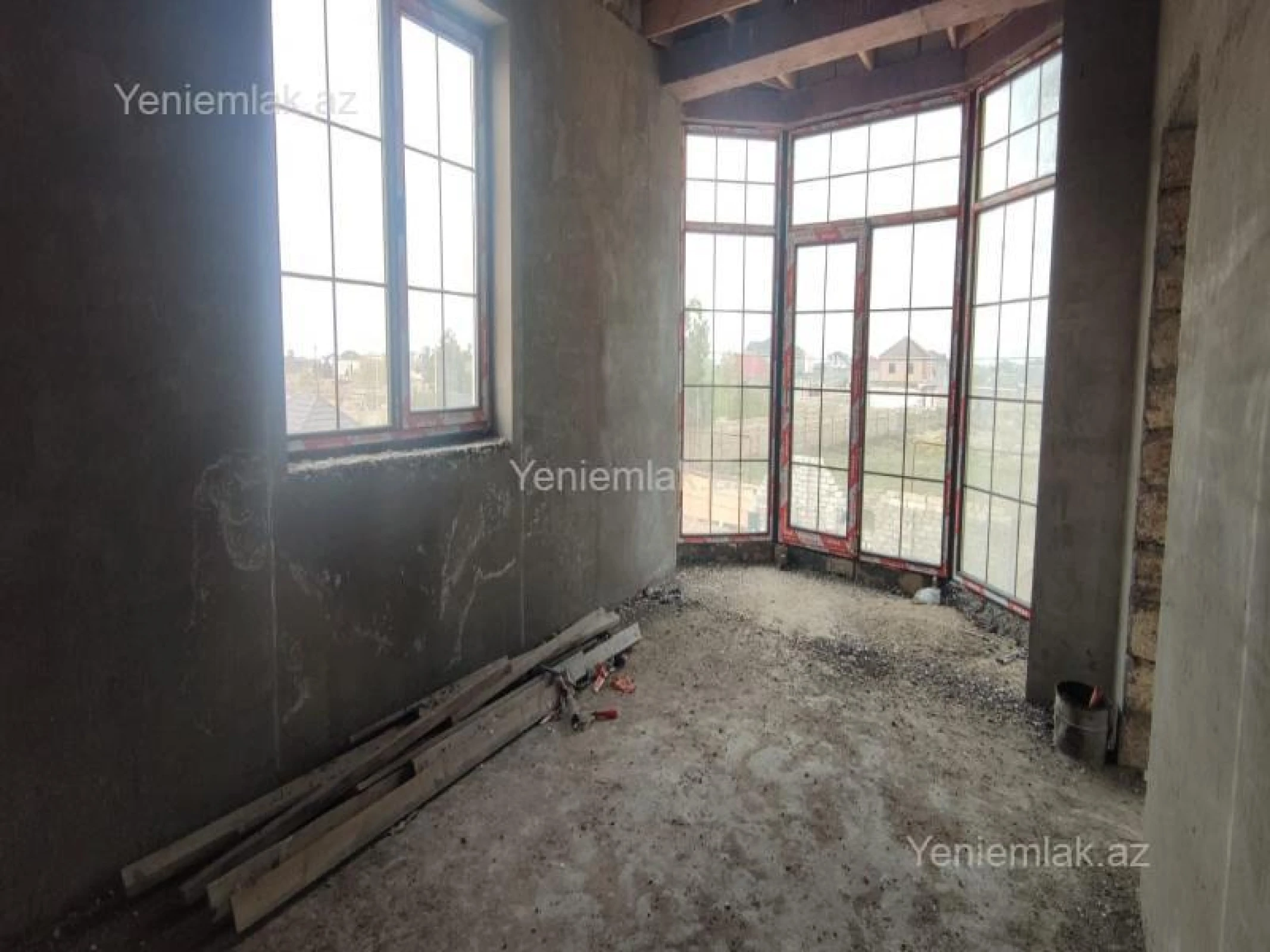 Satılır 5 otaqlı həyət evi 250 m²