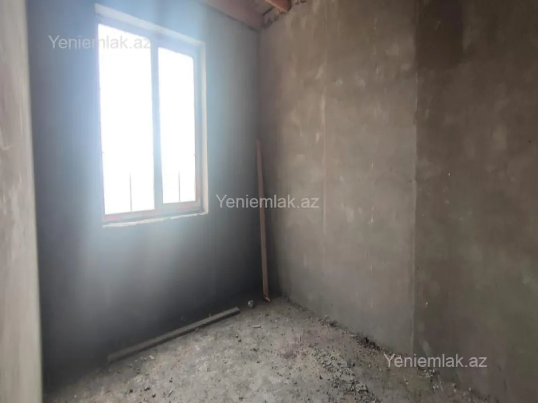 Satılır 5 otaqlı həyət evi 250 m²