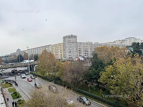 Satılır 3 otaqlı köhnə tikili 85 m²