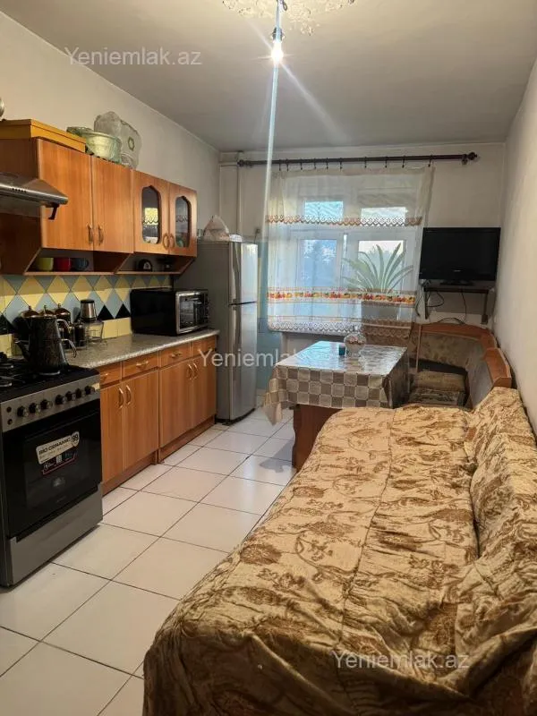 Satılır 3 otaqlı köhnə tikili 85 m²