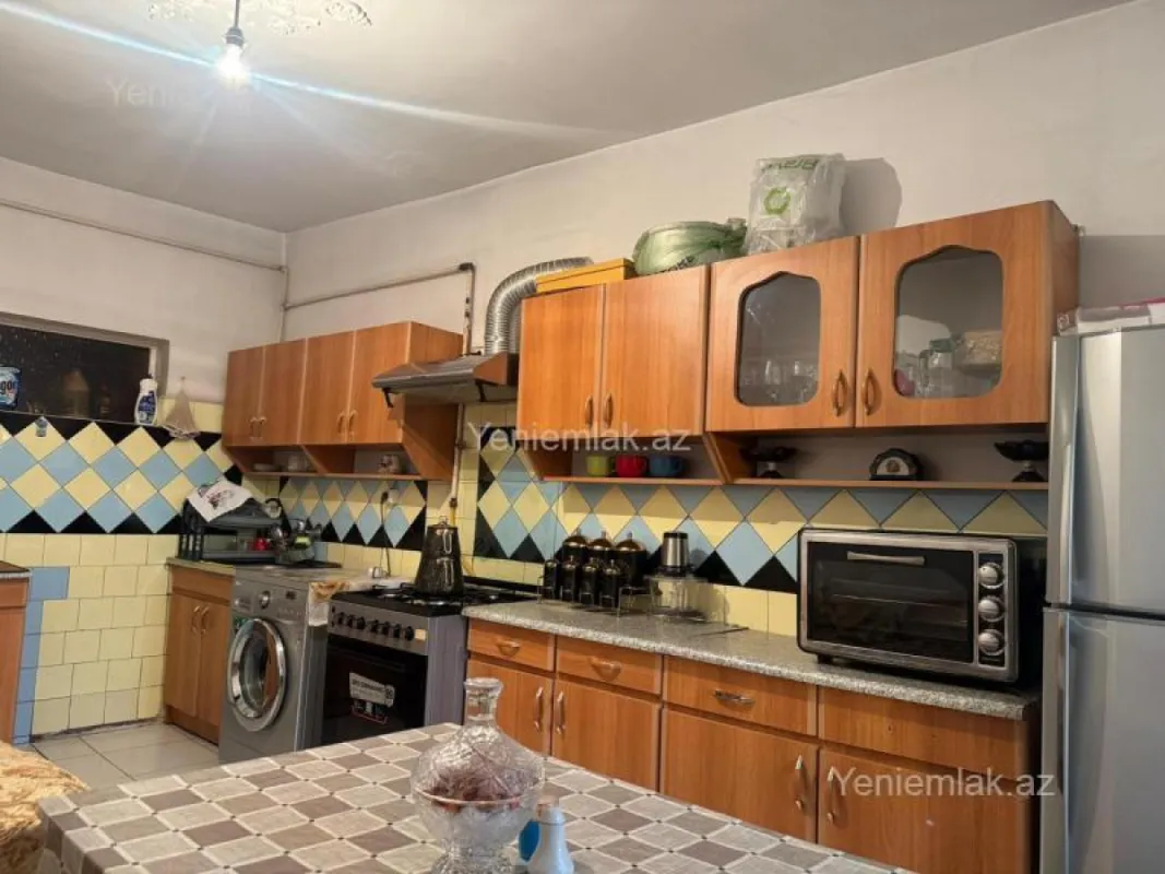 Satılır 3 otaqlı köhnə tikili 85 m²