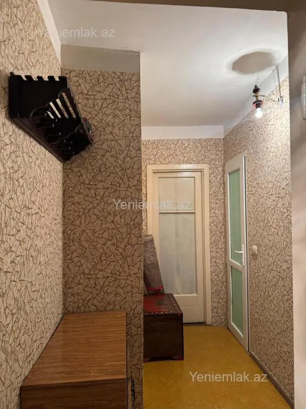 Satılır 3 otaqlı köhnə tikili 85 m²