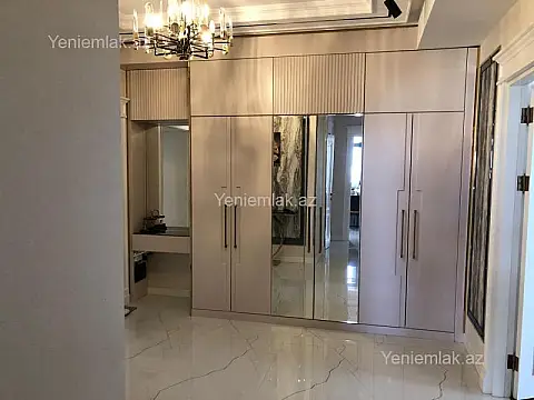 Satılır 3 otaqlı yeni tikili 125 m²