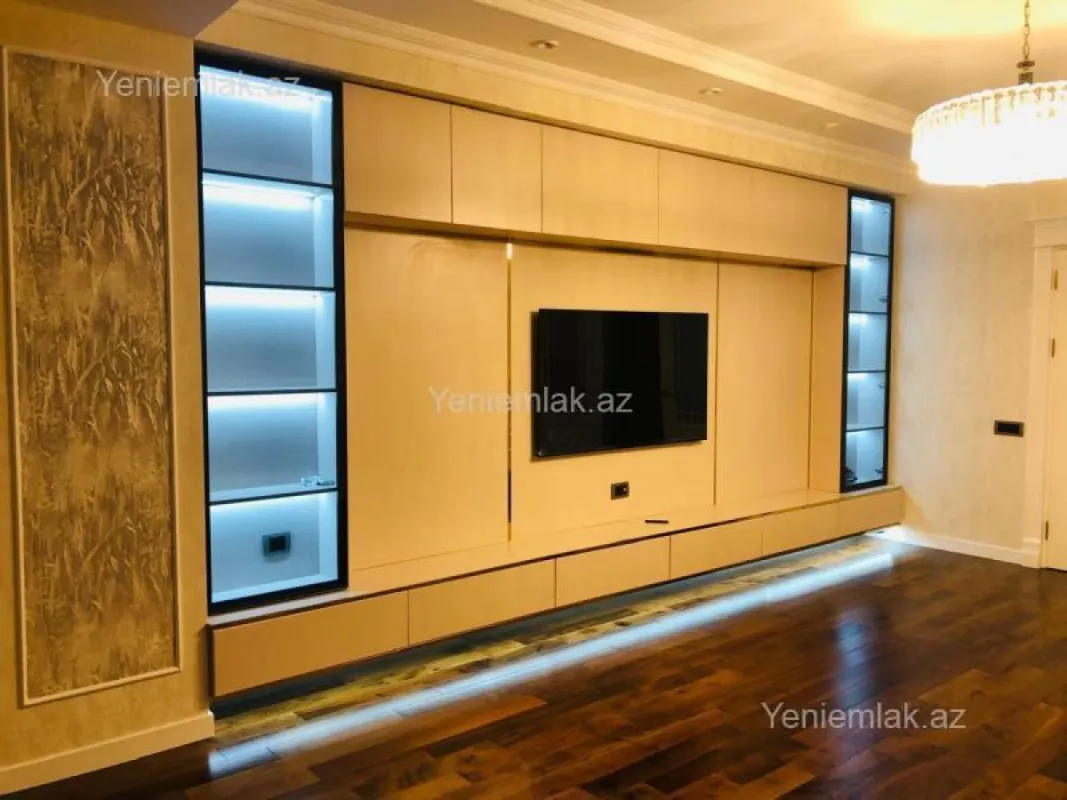 Satılır 3 otaqlı yeni tikili 125 m²