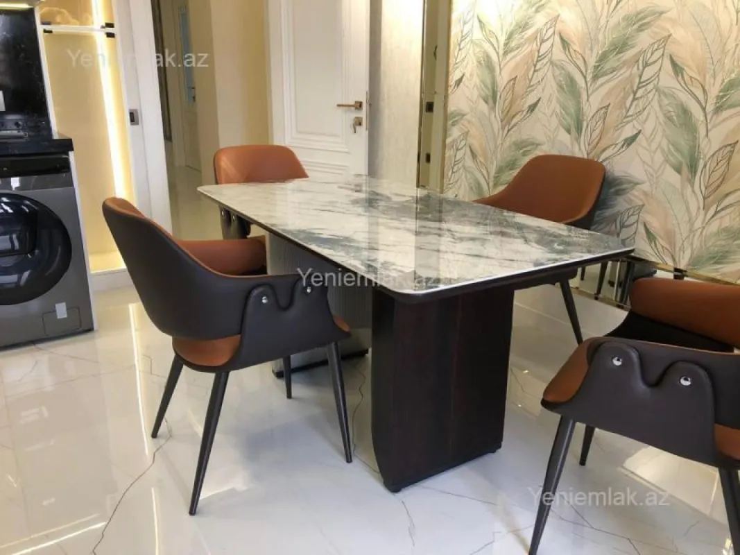 Satılır 3 otaqlı yeni tikili 125 m²