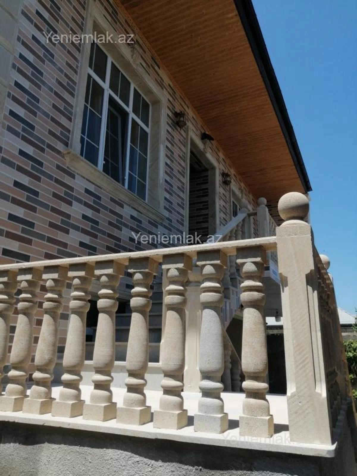 Satılır 6 otaqlı həyət evi 240 m²