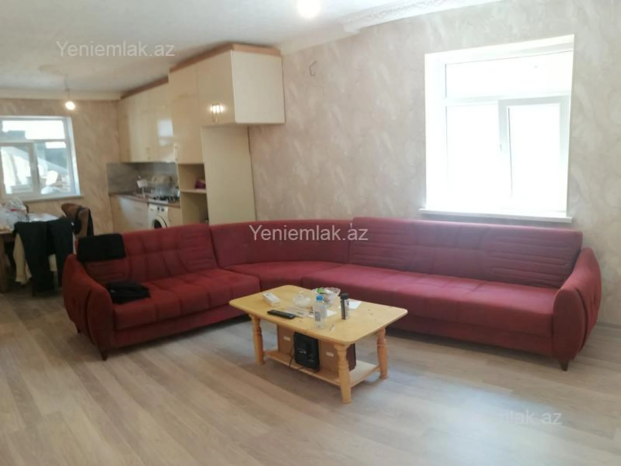 Satılır 6 otaqlı həyət evi 240 m²