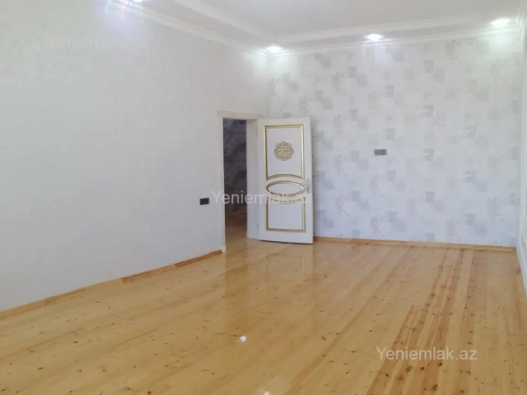Satılır 6 otaqlı həyət evi 240 m²