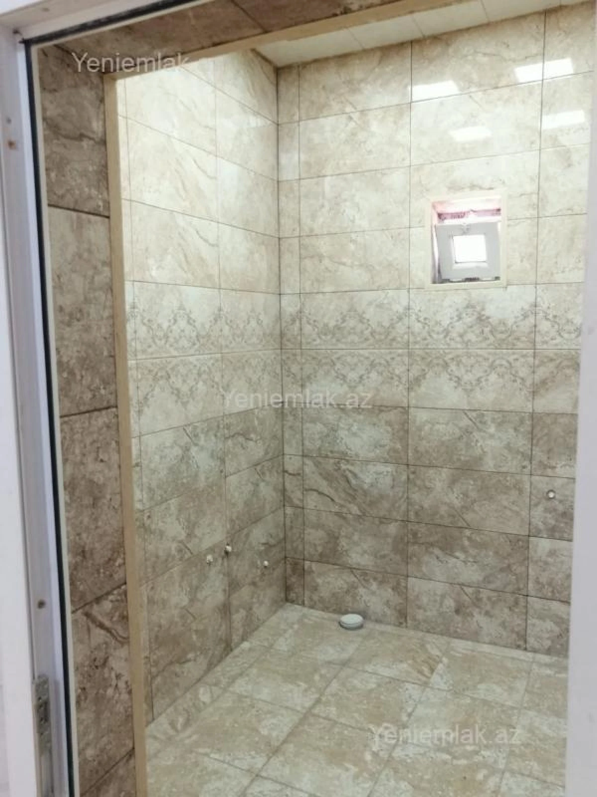 Satılır 6 otaqlı həyət evi 240 m²