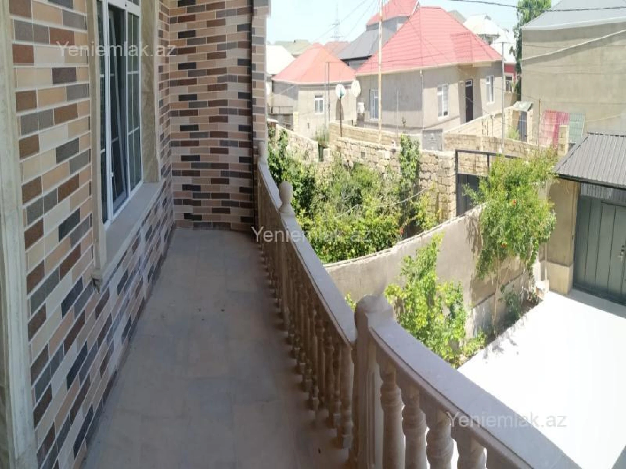 Satılır 6 otaqlı həyət evi 240 m²