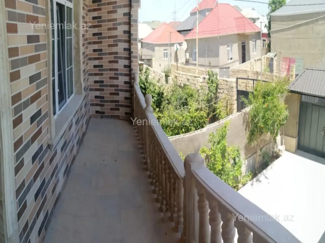 Satılır 6 otaqlı həyət evi 240 m²