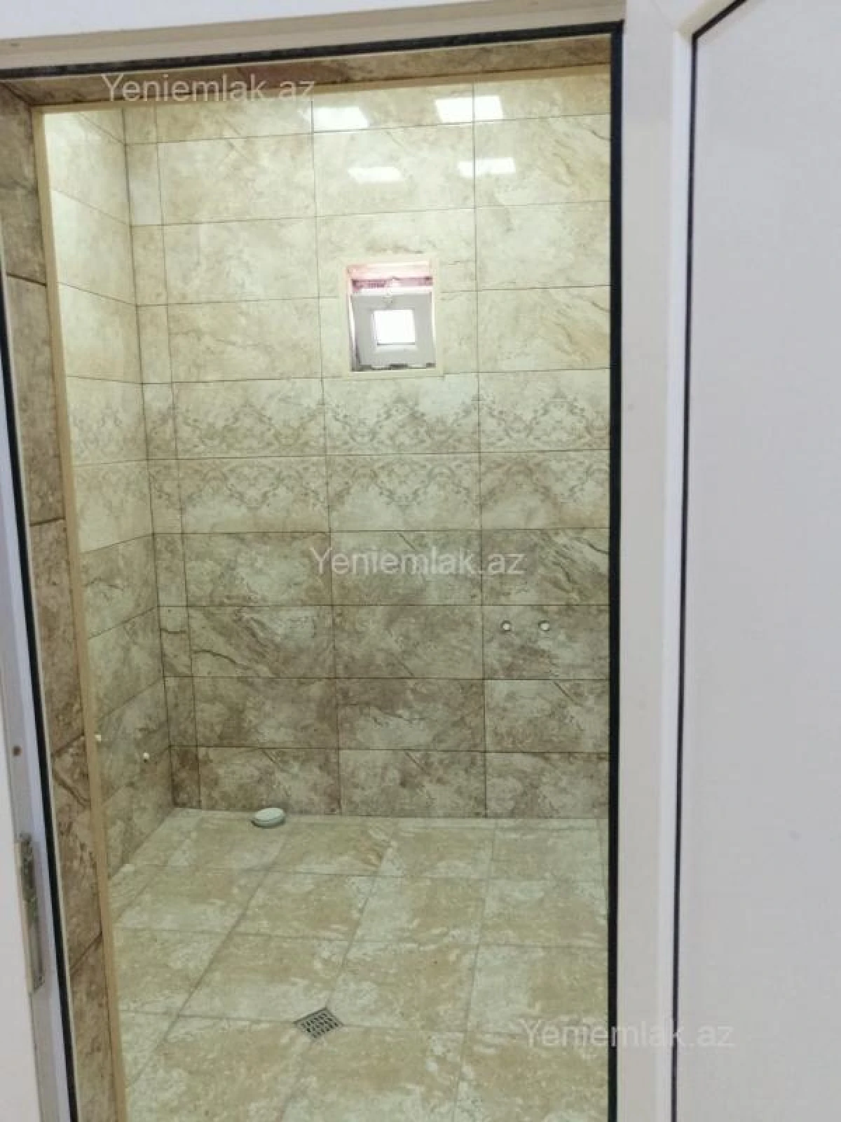 Satılır 6 otaqlı həyət evi 240 m²