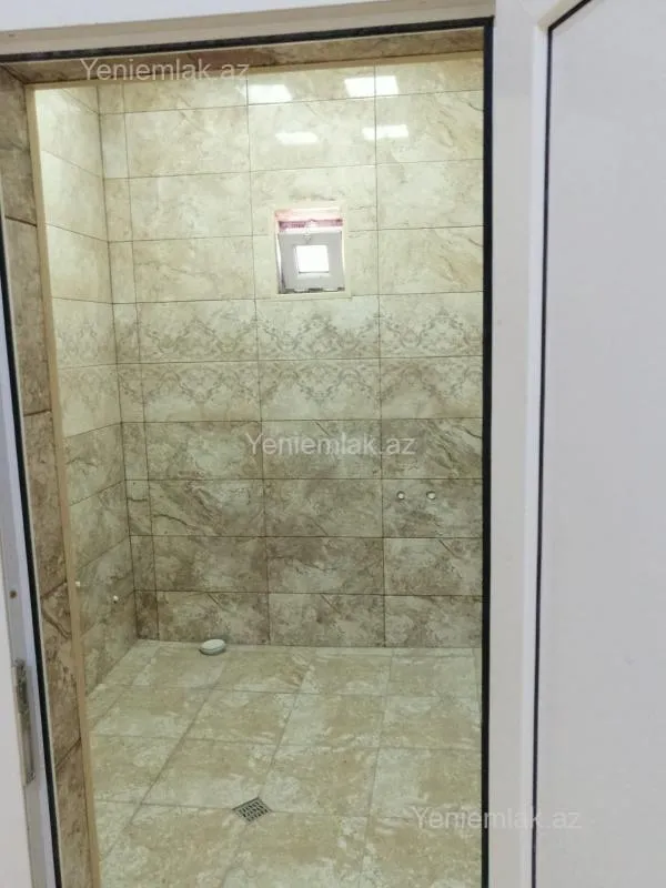 Satılır 6 otaqlı həyət evi 240 m²