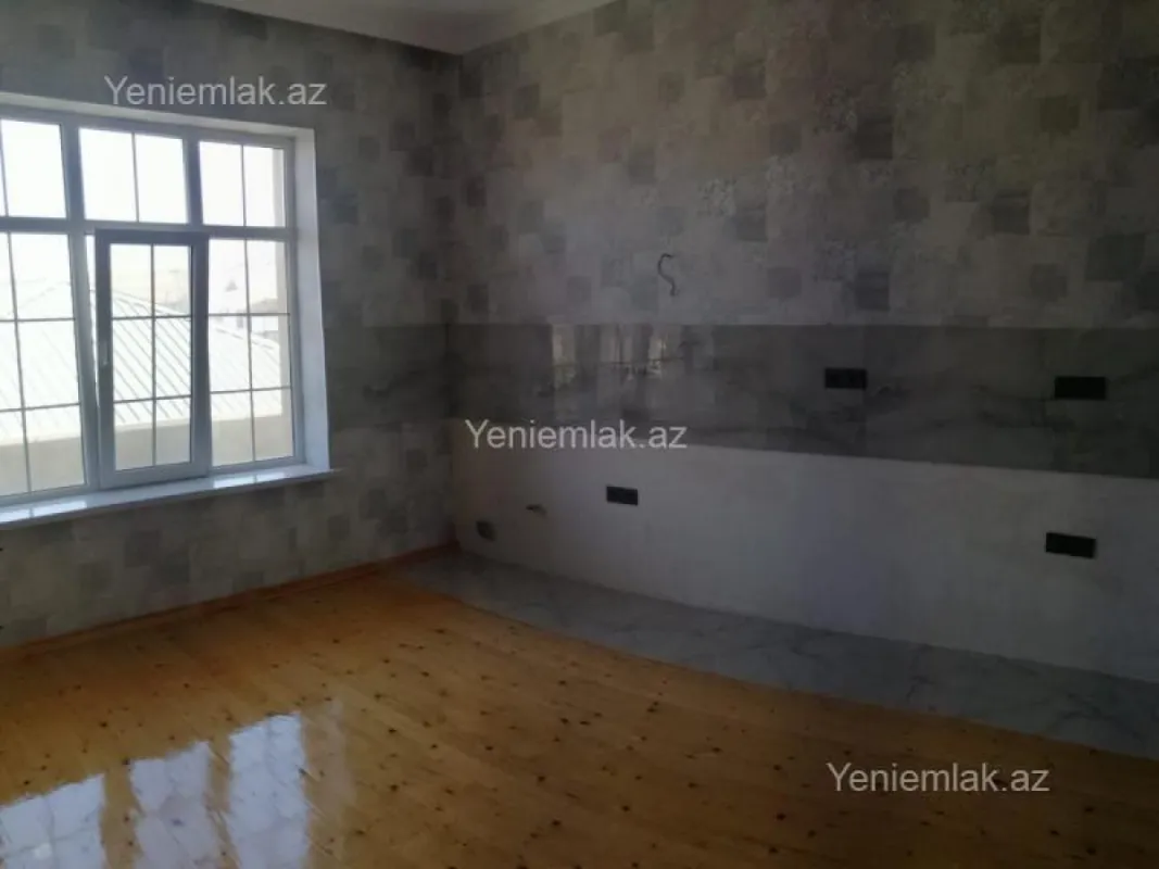 Satılır 6 otaqlı həyət evi 240 m²
