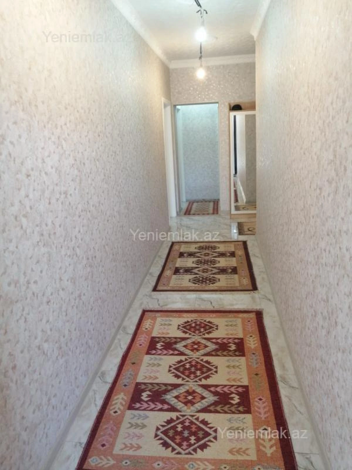Satılır 6 otaqlı həyət evi 240 m²