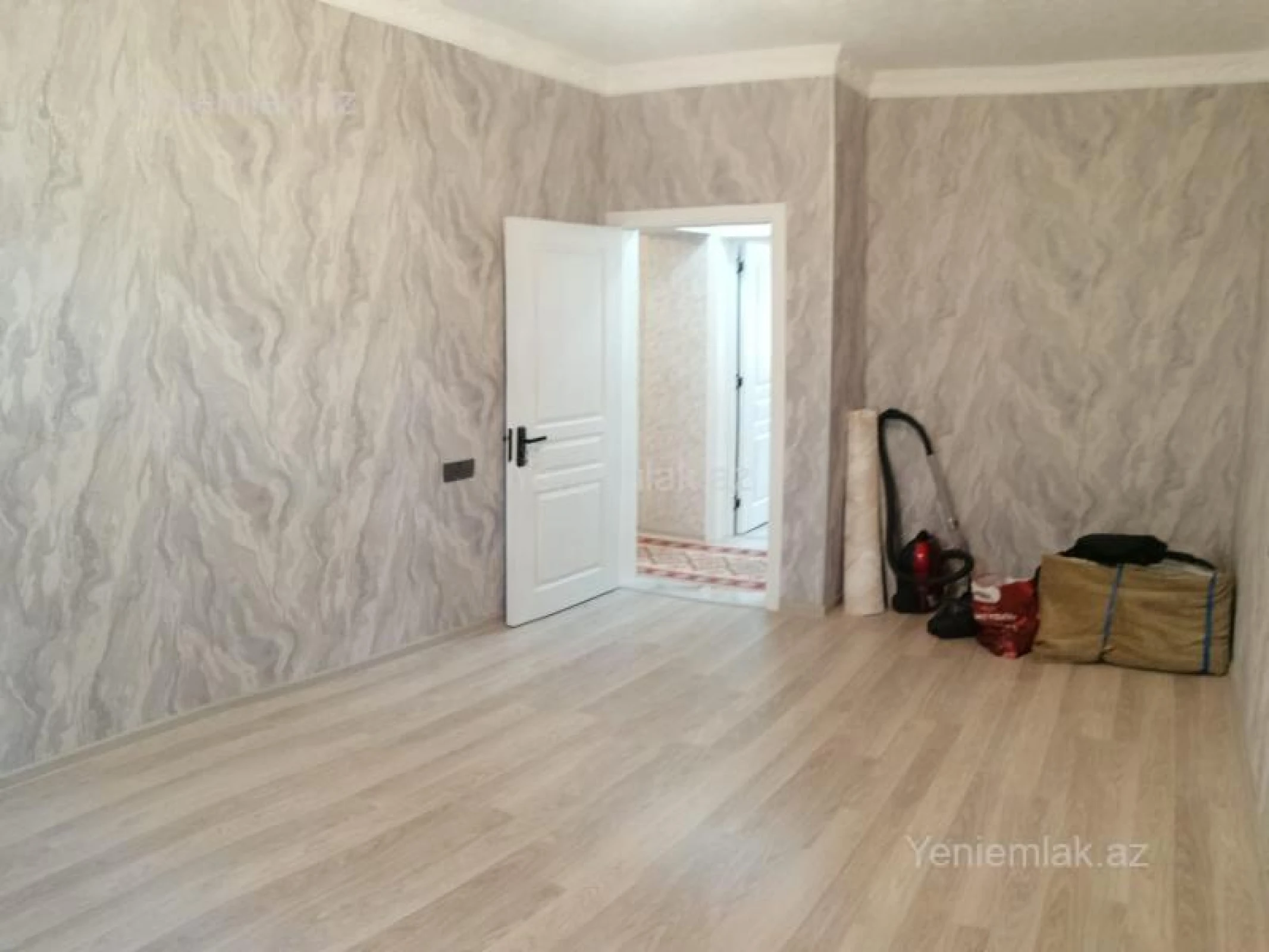 Satılır 6 otaqlı həyət evi 240 m²