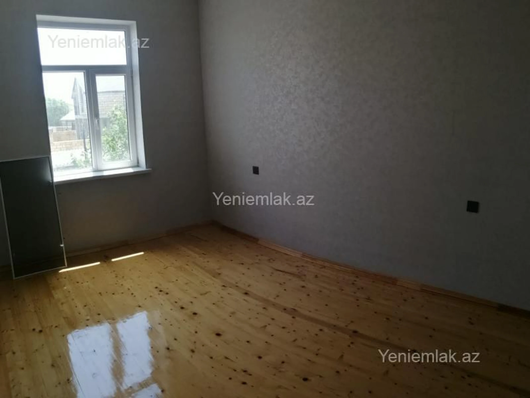 Satılır 6 otaqlı həyət evi 240 m²
